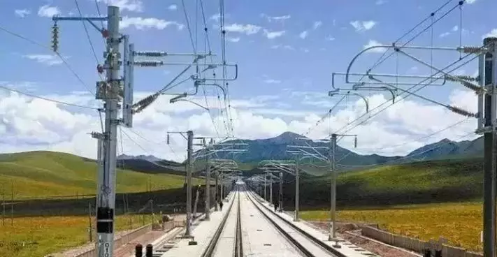 铁路在北票直招一批长期合同制：高铁乘务，铁路电工，铁路信号，火车司机等学员年龄17-25周岁，限招16名