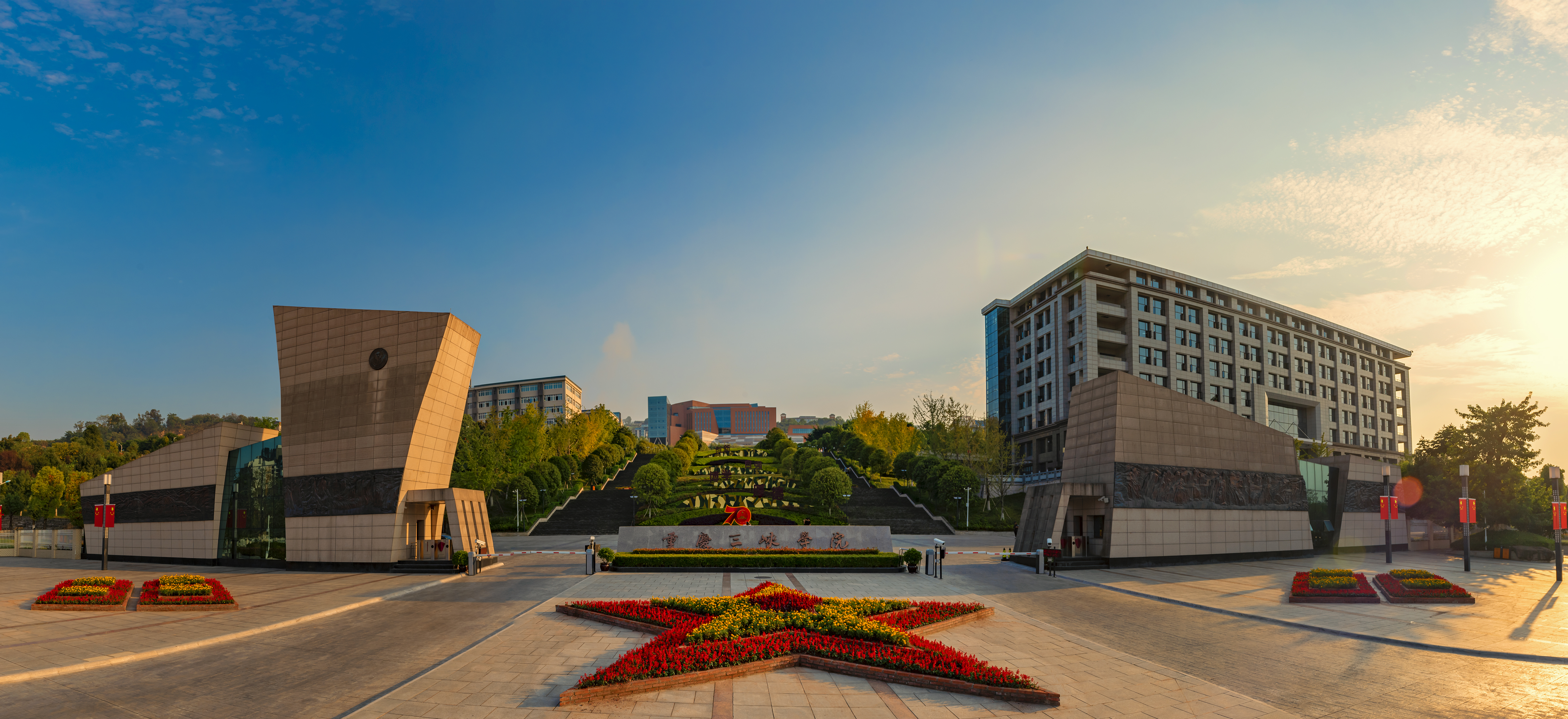 重庆三峡学院专业录取分数线，公办本科入门线，超二本线55分以上