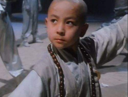 32岁释小龙，前女友是2婚3胎的何洁，分手后事业“翻身”无望？