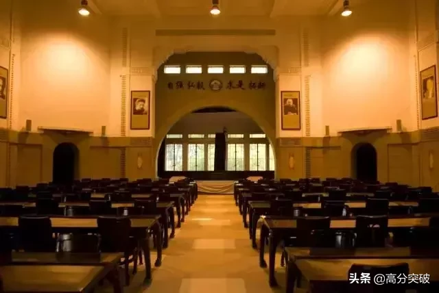 泡一整天都不够！国内那些美炸天的大学图书馆，你去过几个？