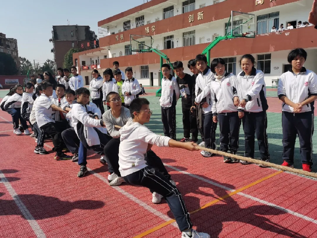 华一双师武汉小梅花学校 | 一根绳一股劲！这场拔河比赛燃爆全场