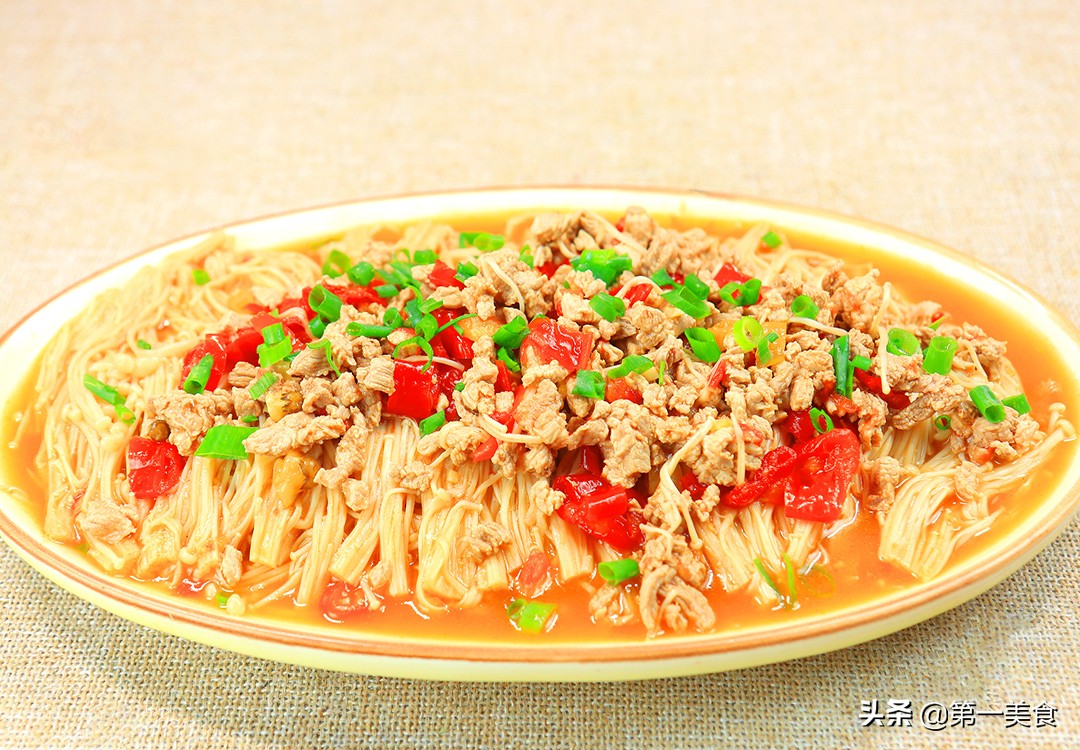 金针菇搭配它天生一对，脆嫩可口，鲜香入味，做一大盘不够吃