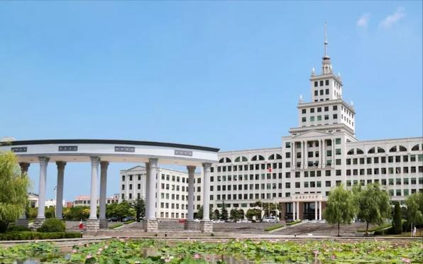 哈尔滨工业大学宿舍（哈工大学生在行政楼）