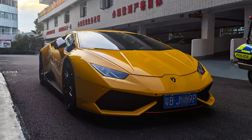 粤B兰博基尼飓风跑来珠海炸街，频发抖音被举报！交警全市布控！