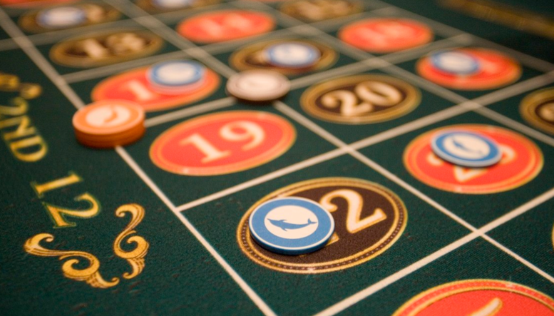 “赌王”尧建云：24岁赢的钱在家堆成小山，为何55岁死在出租屋里