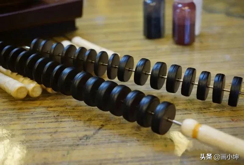 完全由真皮制作的坦克模型，一样的阳刚威武