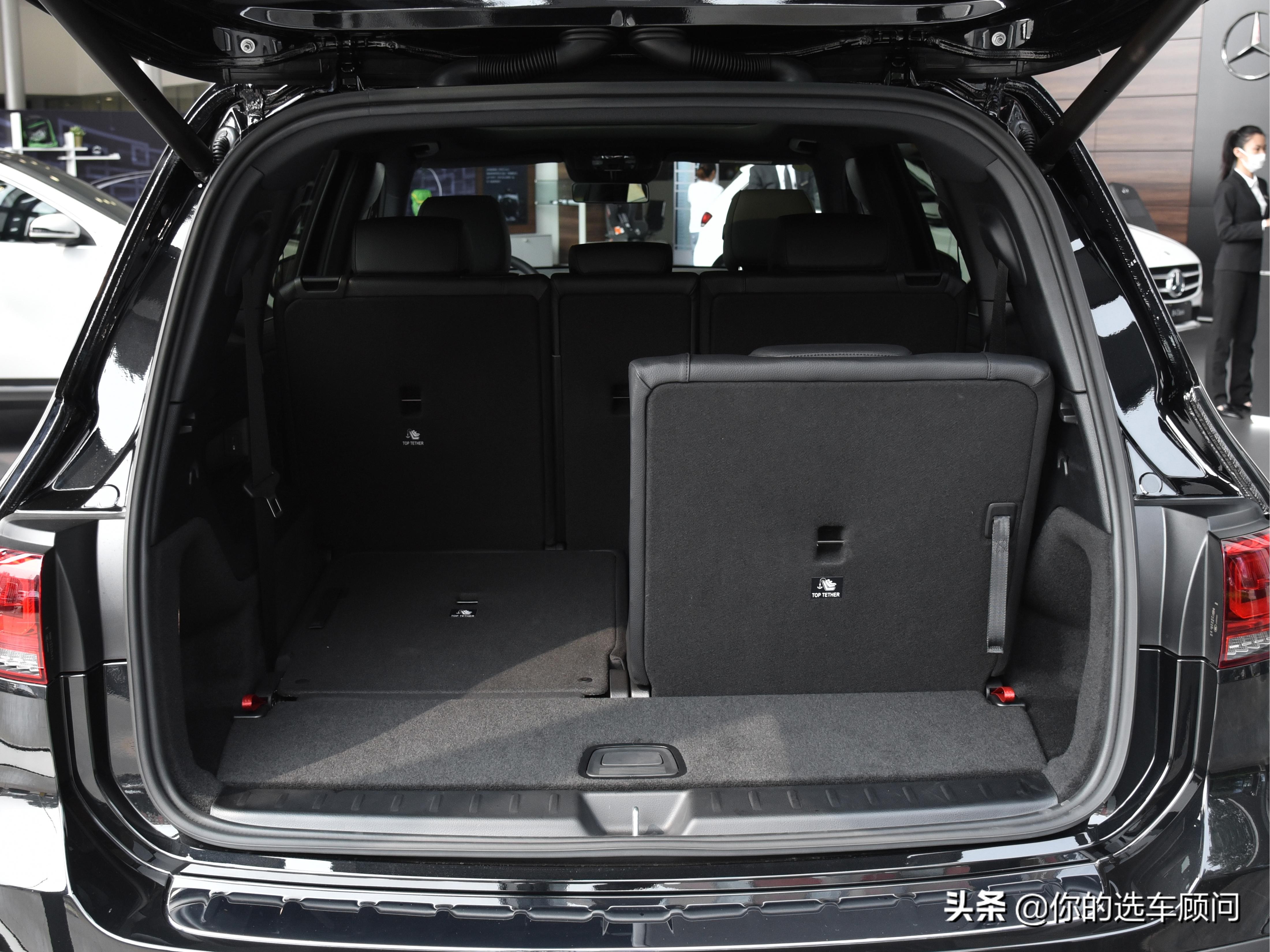 豪华入门7座suv,大空间价格低,油耗7l带四驱,带你看奔驰glb