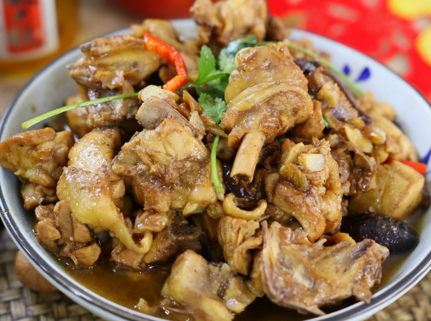 炒鸡时，大料不能乱放，只需这3样，肉嫩鲜美没腥味，味道真香