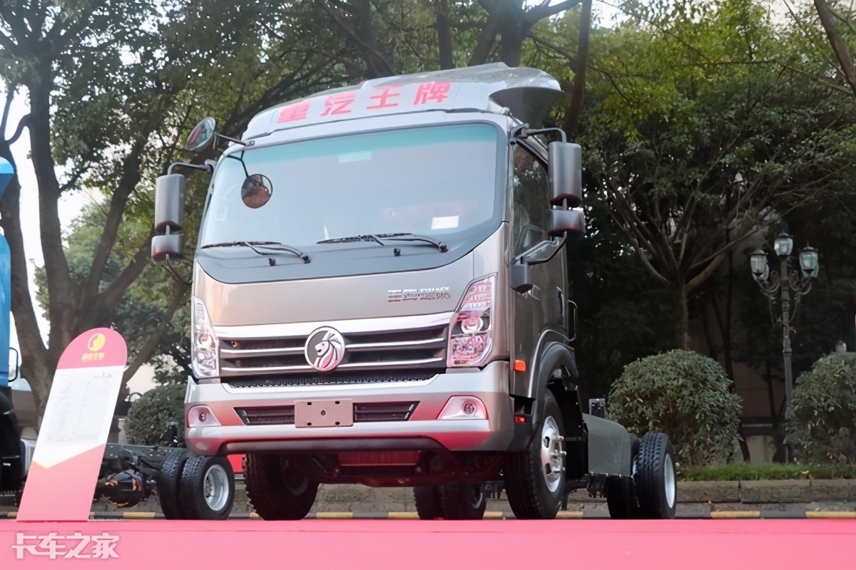 CNG汽车搭载160马力国六玉柴发动机