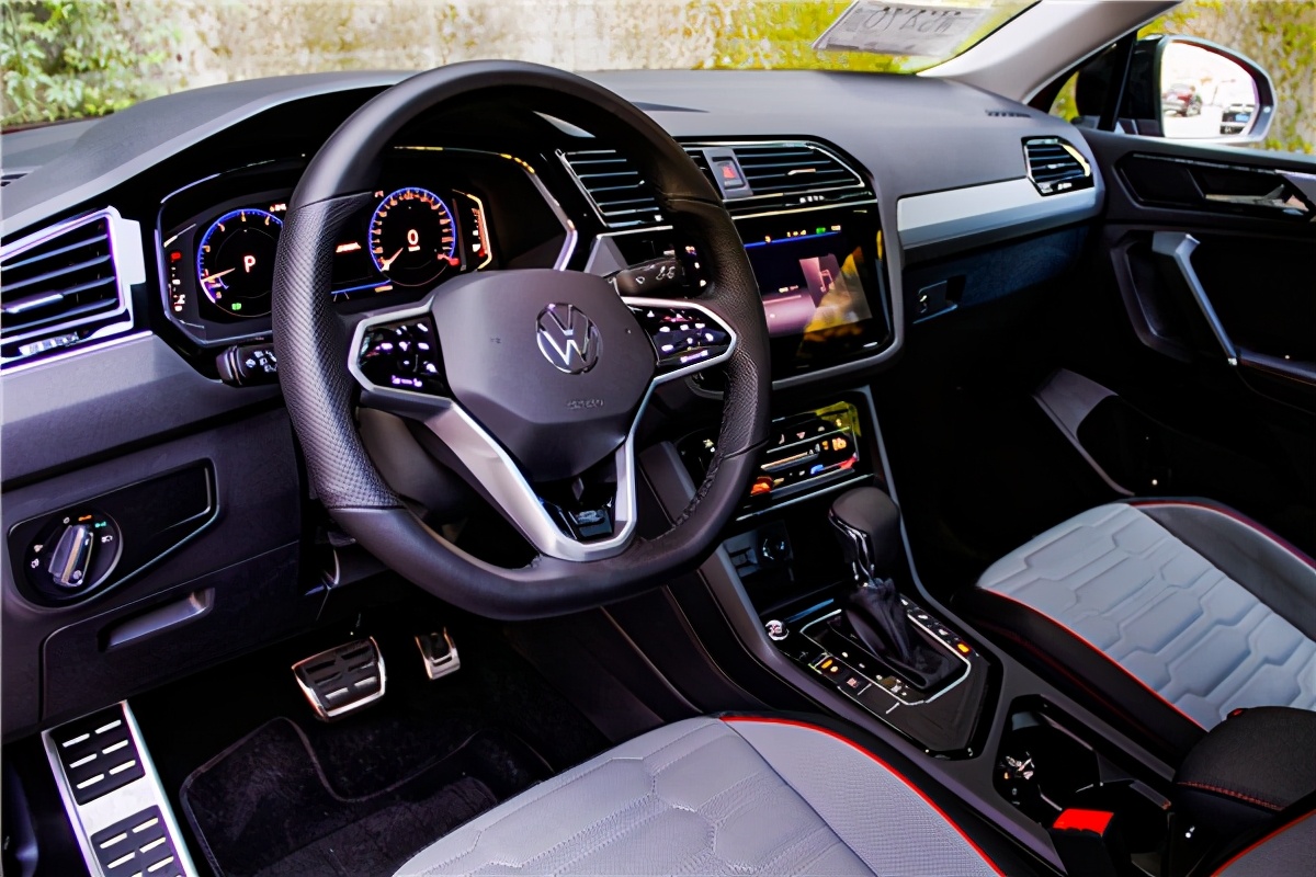 全系2.0T，有颜有实力的轿跑SUV，试驾上汽大众途观X