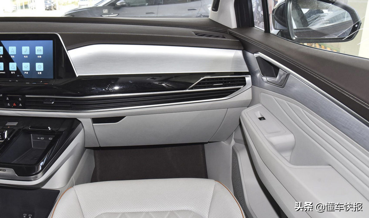 V6动力、豪华内饰科技、大众最大SUV，深入解析揽境