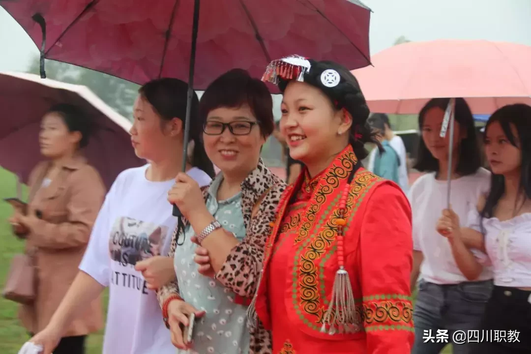 成都职校太火了!就连本校教师侄女也选择就读