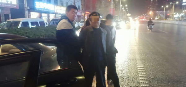 一男子拿40万的“欠条”购买一辆价值39万的汽车 麻烦来了！