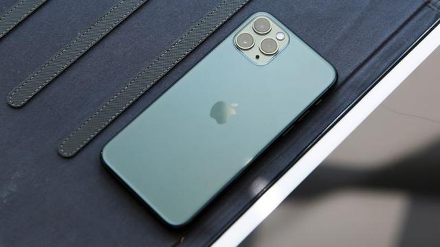 临近双11，iphone11授权代理商优惠1200多，购机直接送airpods2