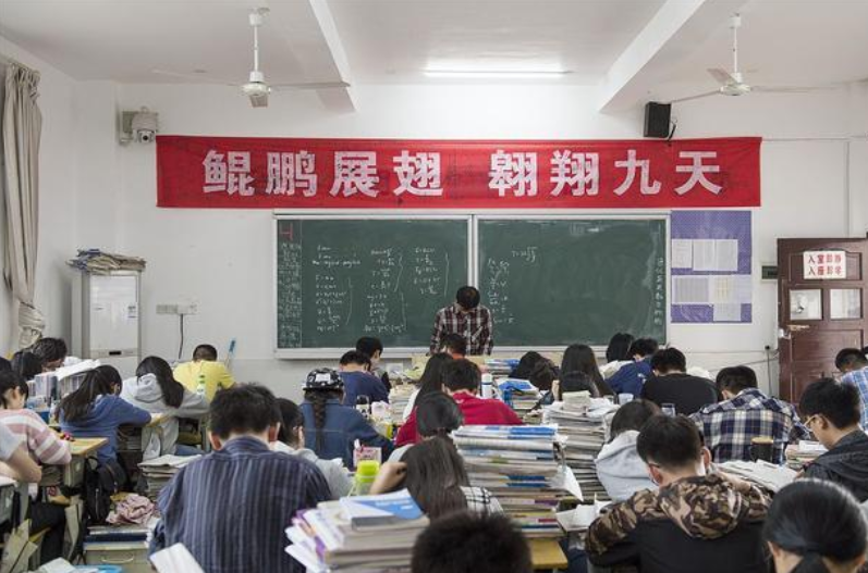 高考前夕，高三美女学霸生命戛然而止，弥留之际的决定让人泪目