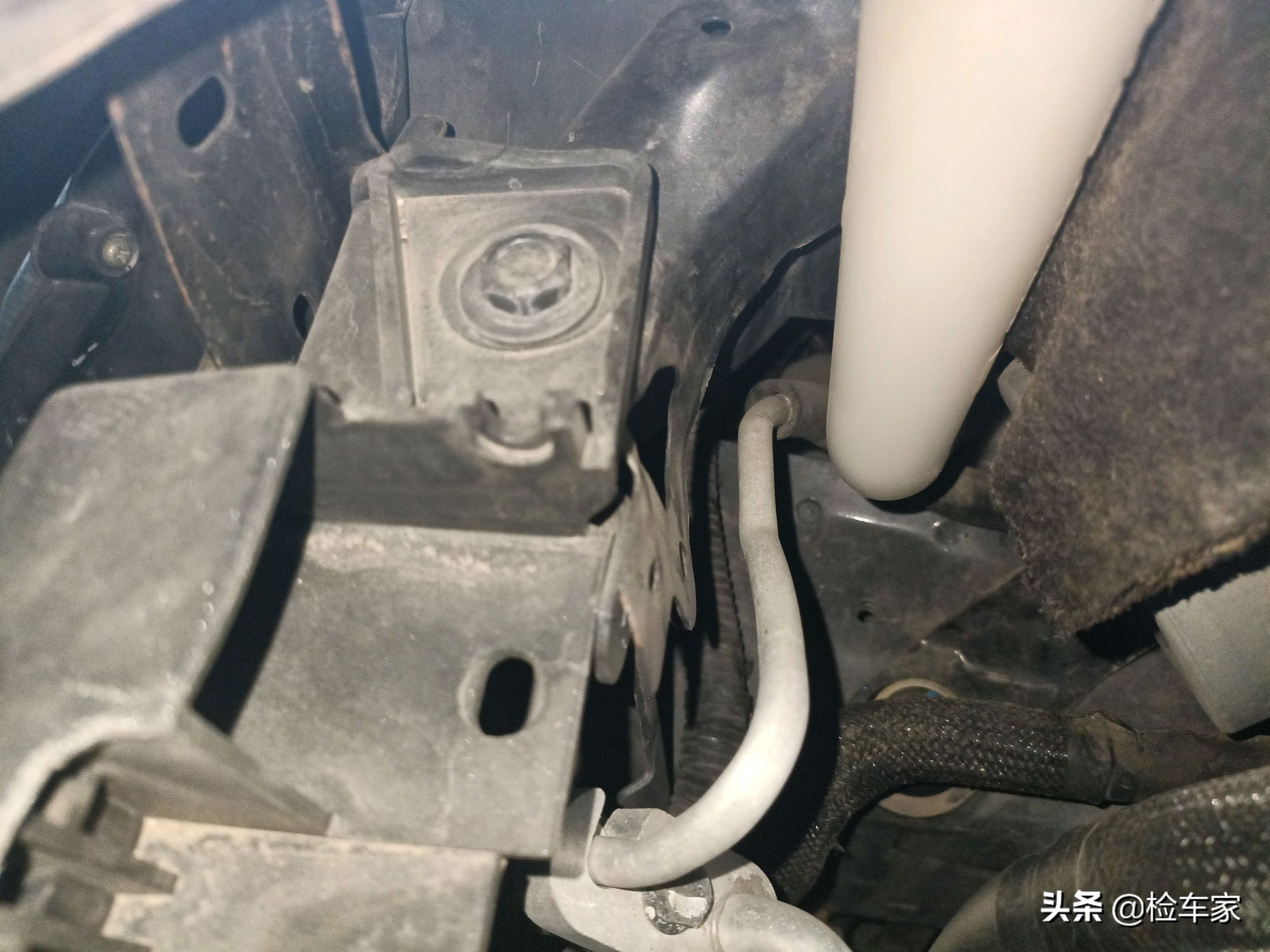 家轿典范，舒适性同级无敌，9万买辆才7万公里的日产天籁值不值？
