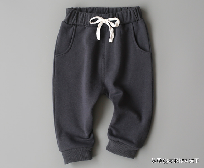 宝宝衣服自己制作。男童秋装套装：圆领卫衣外套+两用裆裤子