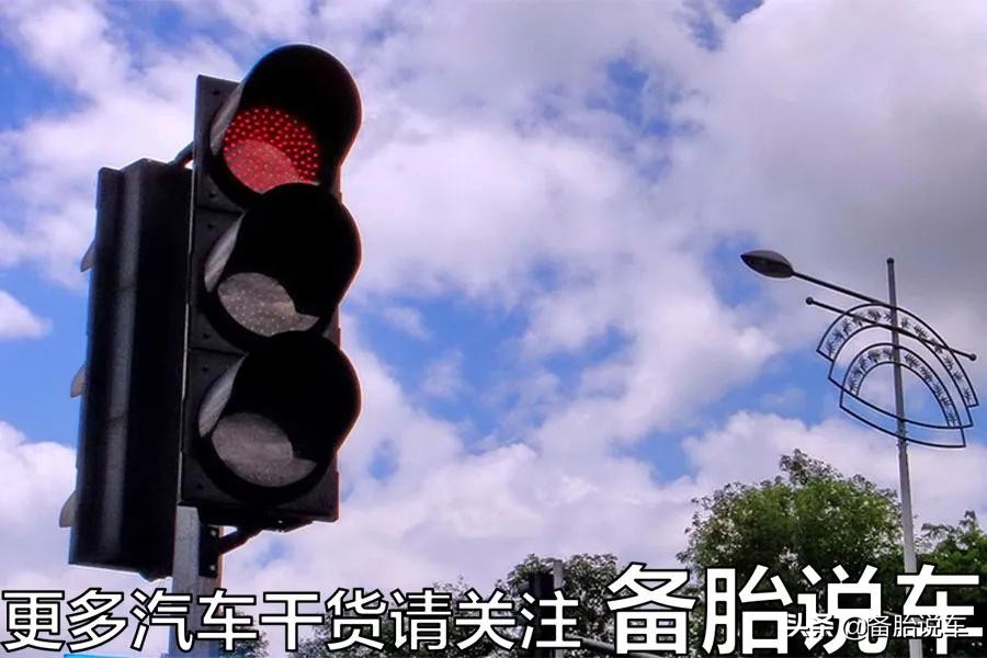 为什么工信部油耗总是那么低？车主说，差不多能相差一辆车的油耗