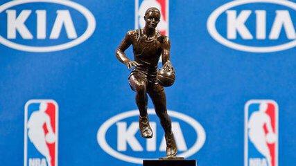 nba拿过mvp的有哪些(NBA至今共64届MVP：乔丹5个排第二，詹皇4个排第三，排第一的是谁)