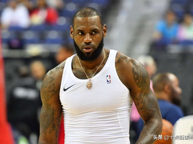 nba有哪些巨星被种族歧视过(盘点NBA种族歧视：绿军夺冠黑人白人竟分开用餐，詹姆斯也遭遇过)