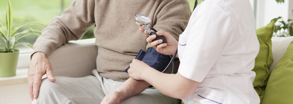 早晨是高血压患者的危险时刻？晨起后得做好这6件事，防止意外