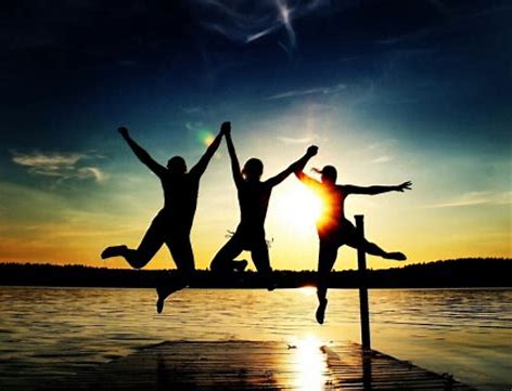 形容友情的唯美句子(友谊的唯美句子) - 火句子