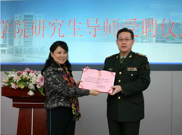 想进入985高校当老师，你需要具备三项条件，仅博士学位还不够