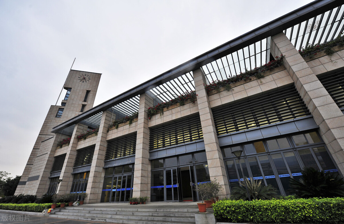 被“厦大”抢了风头的同省211高校！就业率常年保持在95%以上