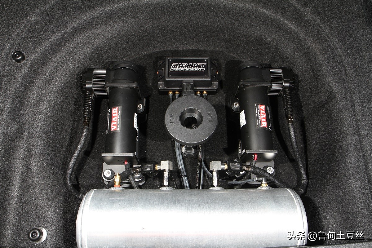 「毂锐驰」优雅与性能兼具—大众CC猎装版 380 R-Line X REVO二阶改装