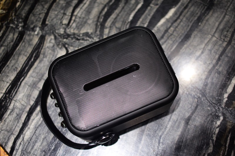 嗨起来 艾特铭客M18 K歌蓝牙音箱+无线K歌麦克风