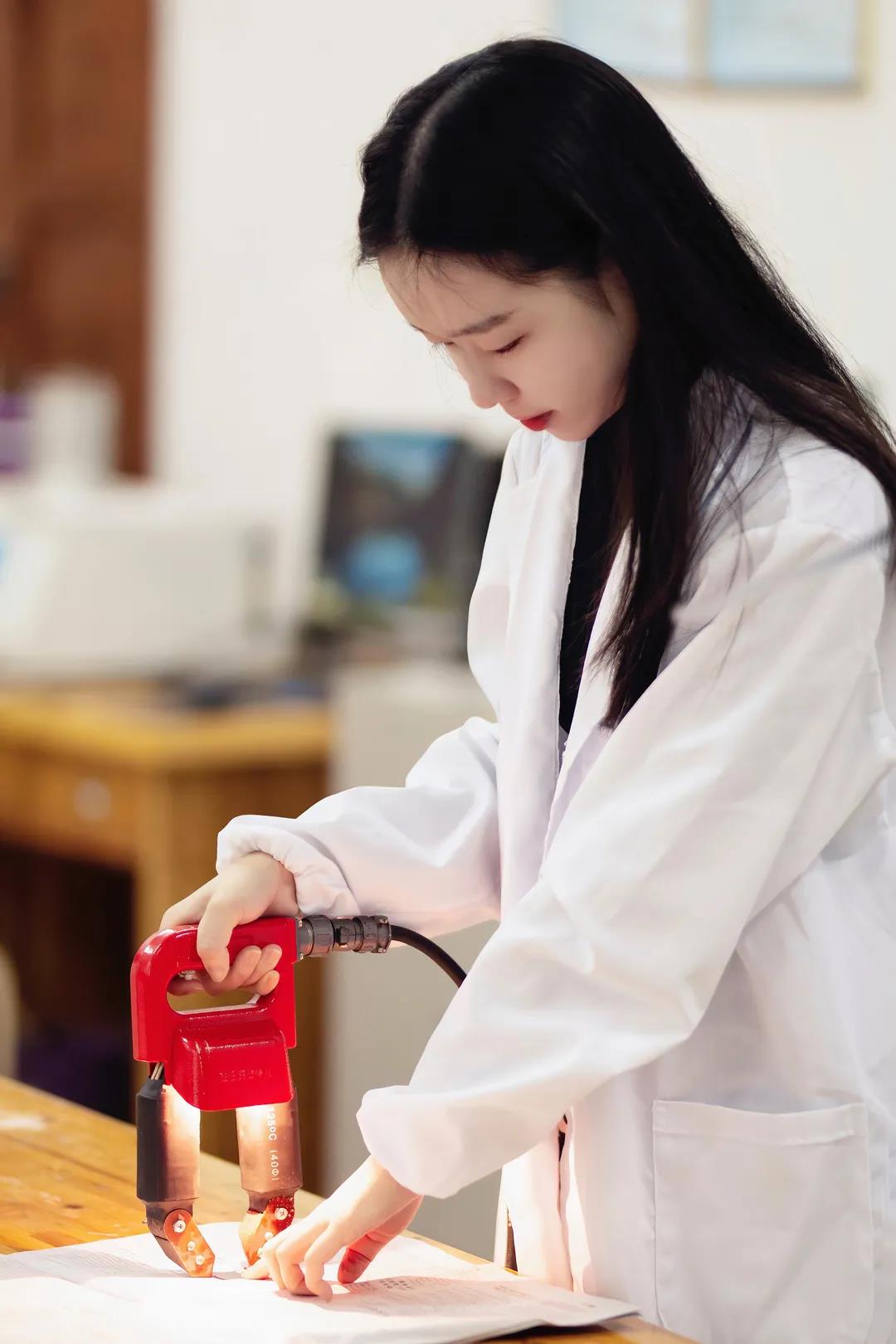 湖南科技大学廖欢，专业第一保送清华，网友：学霸加颜霸，爱了