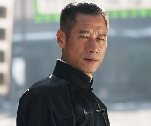 刘佩琦:一脚把导演踹进游泳池,说某些演员健身不怎么样器材挺全