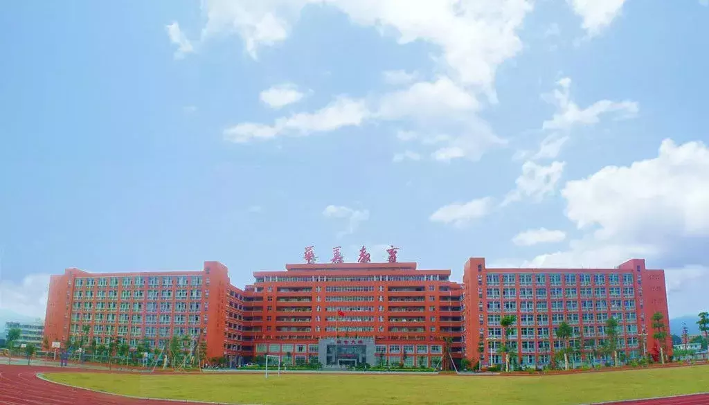 广州南洋理工职院开五十余场“大型网友见面会”，只为遇见你