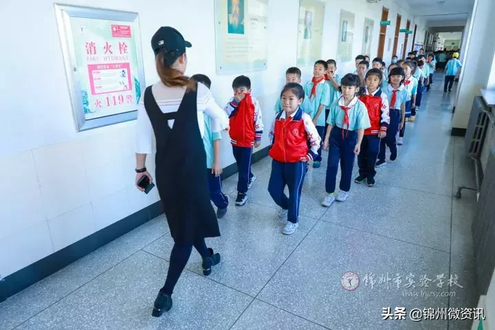 锦州市实验学校德胜、学苑两校区6000余师生参加安全疏散演练