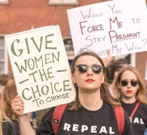 这就是人权？美国两党斗到了女性子宫上