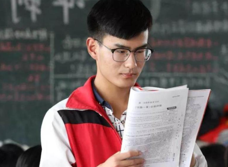 2021各地高考分数线出炉，文理科相差近百分，真是心疼文科生