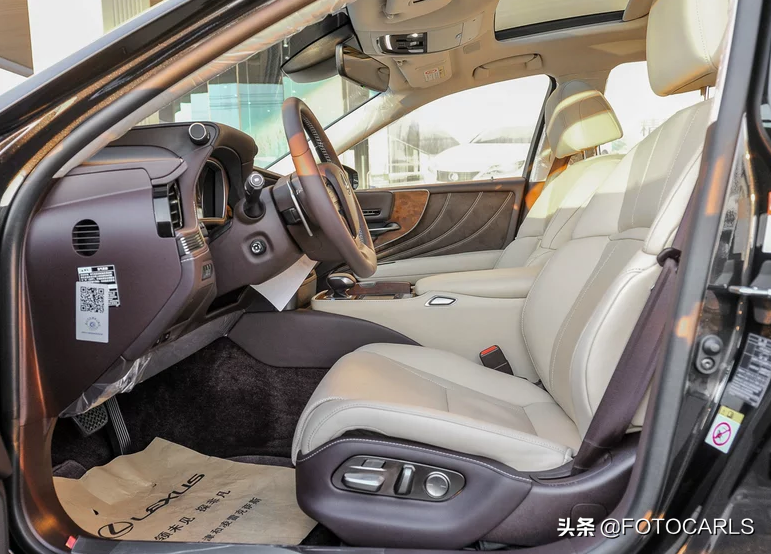 雷克萨斯LS350入门版实拍，售价80.8万起，卖的就是颜值和品质？