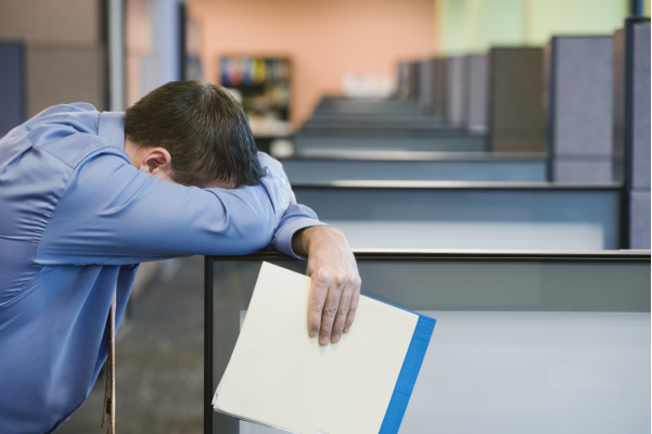 “我想有个班上”，900万毕业生面临“失业季”，这届学生太难了