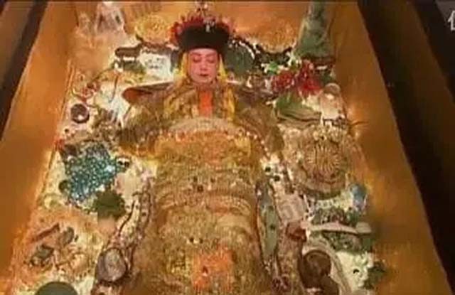 08年北京拍卖会，乾隆的陀罗经被以6500万拍卖，2年后翻倍至1.3亿