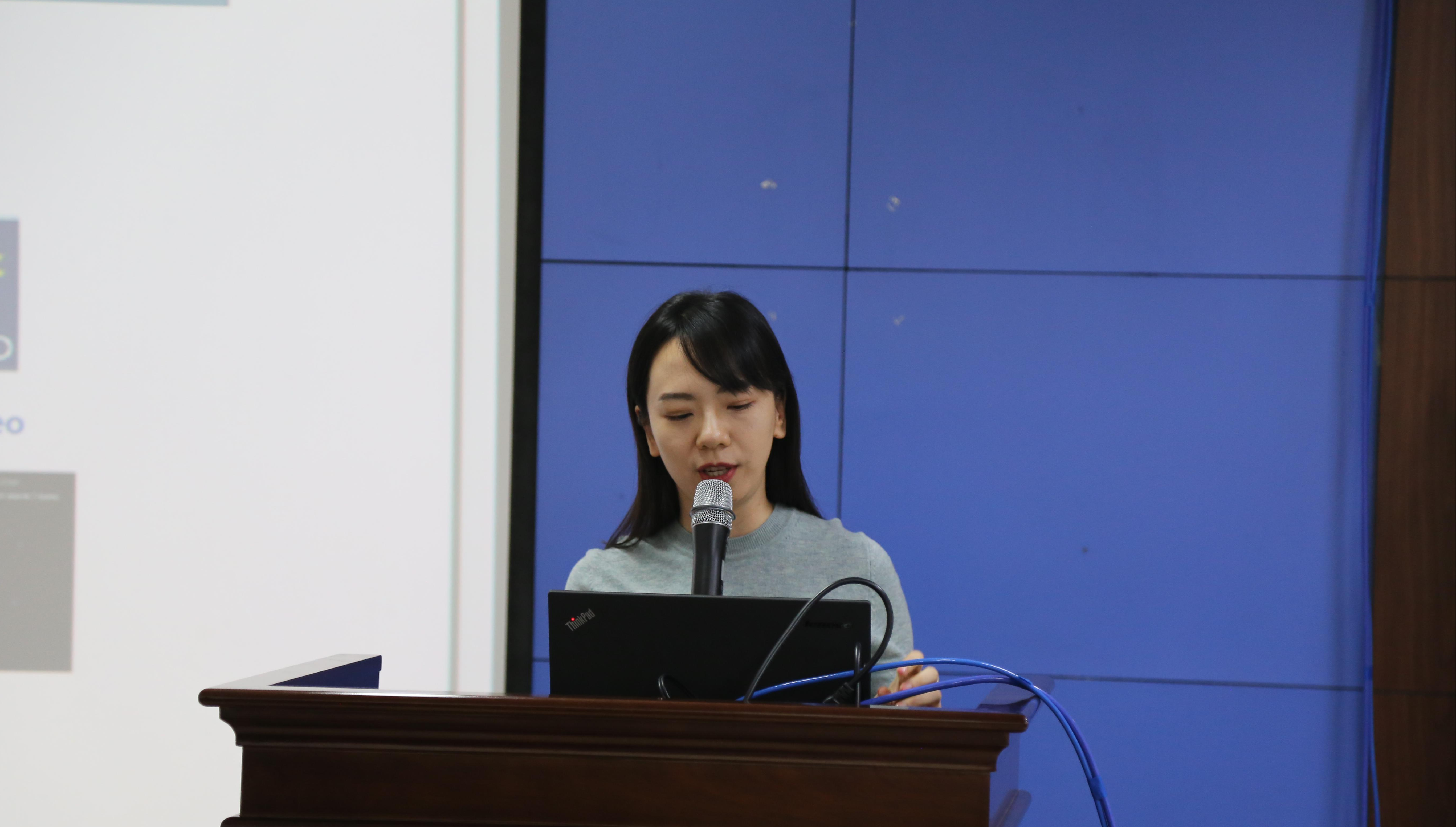 北斗女神徐颖：16岁上大学，32岁当博导，获《人民日报》表扬