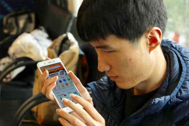 对于视障者来说，我们常用的这些 App 可能并不友好