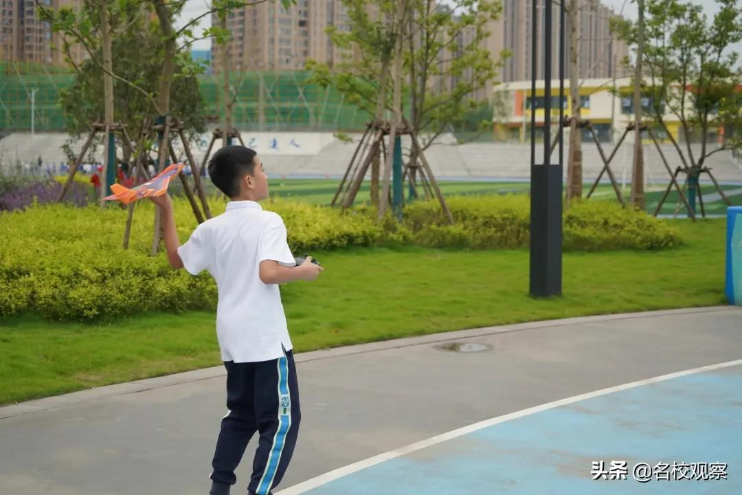 北京航空航天大学副教授秦曾昌博士在成都天立学校，开讲