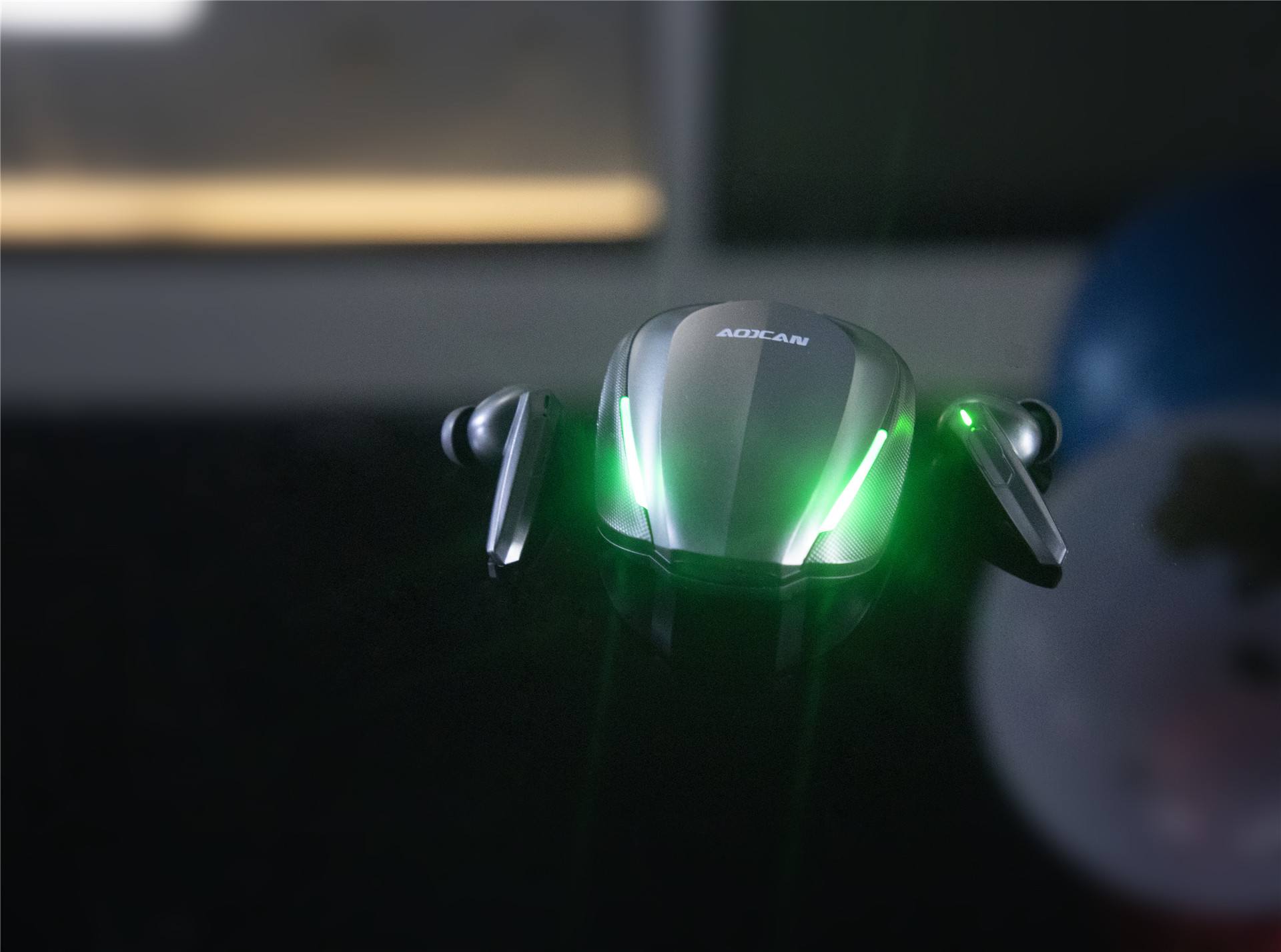 职业电竞战队联合操刀，专为游戏玩家深度定制，奥恳ES07耳机体验