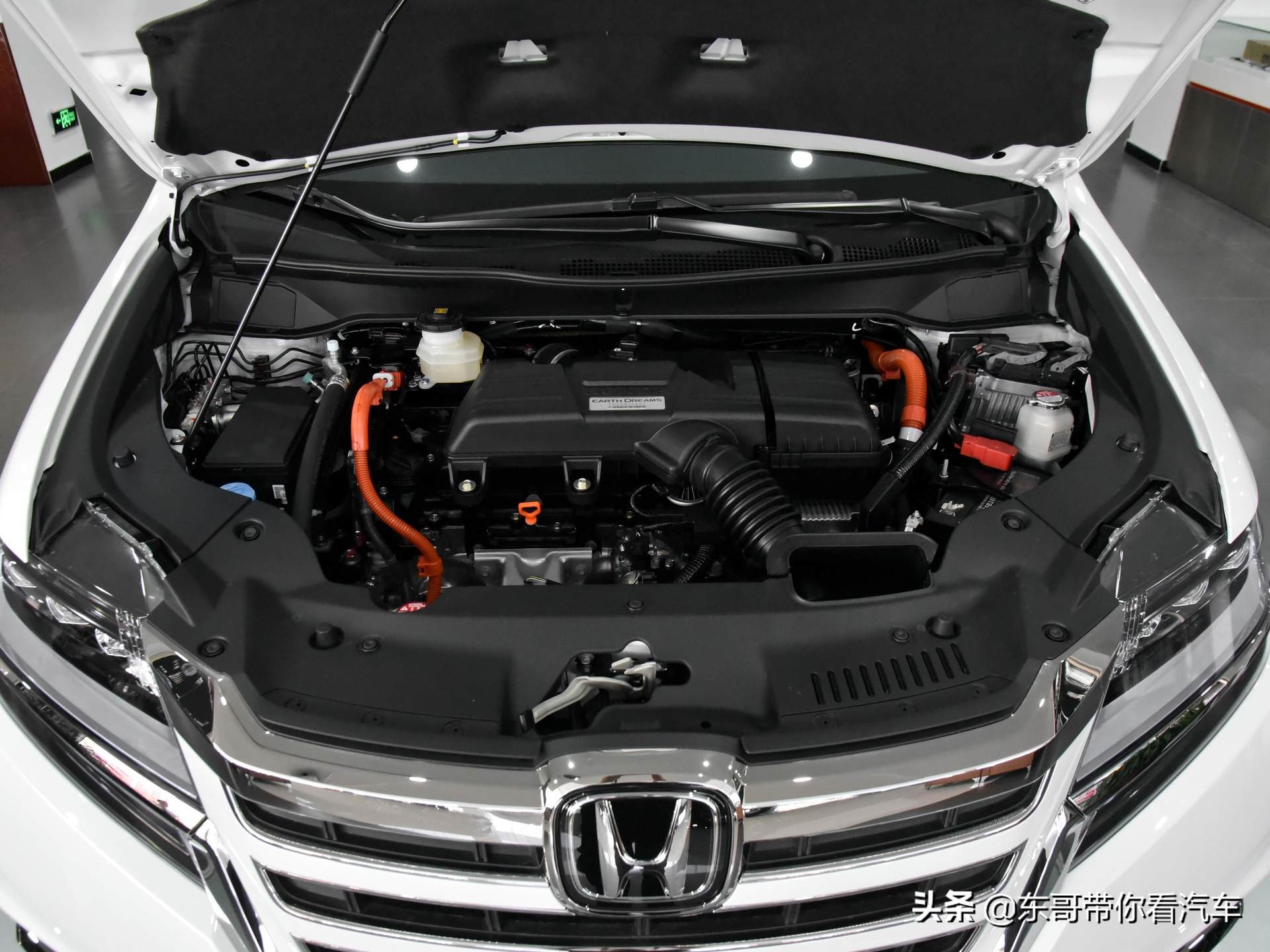 大7座日系大MPV，5.9L低油耗，宽敞耐用，实拍本田艾力绅