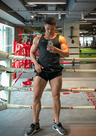 泰國最帥肌肉和尚走紅，身材太強悍了！