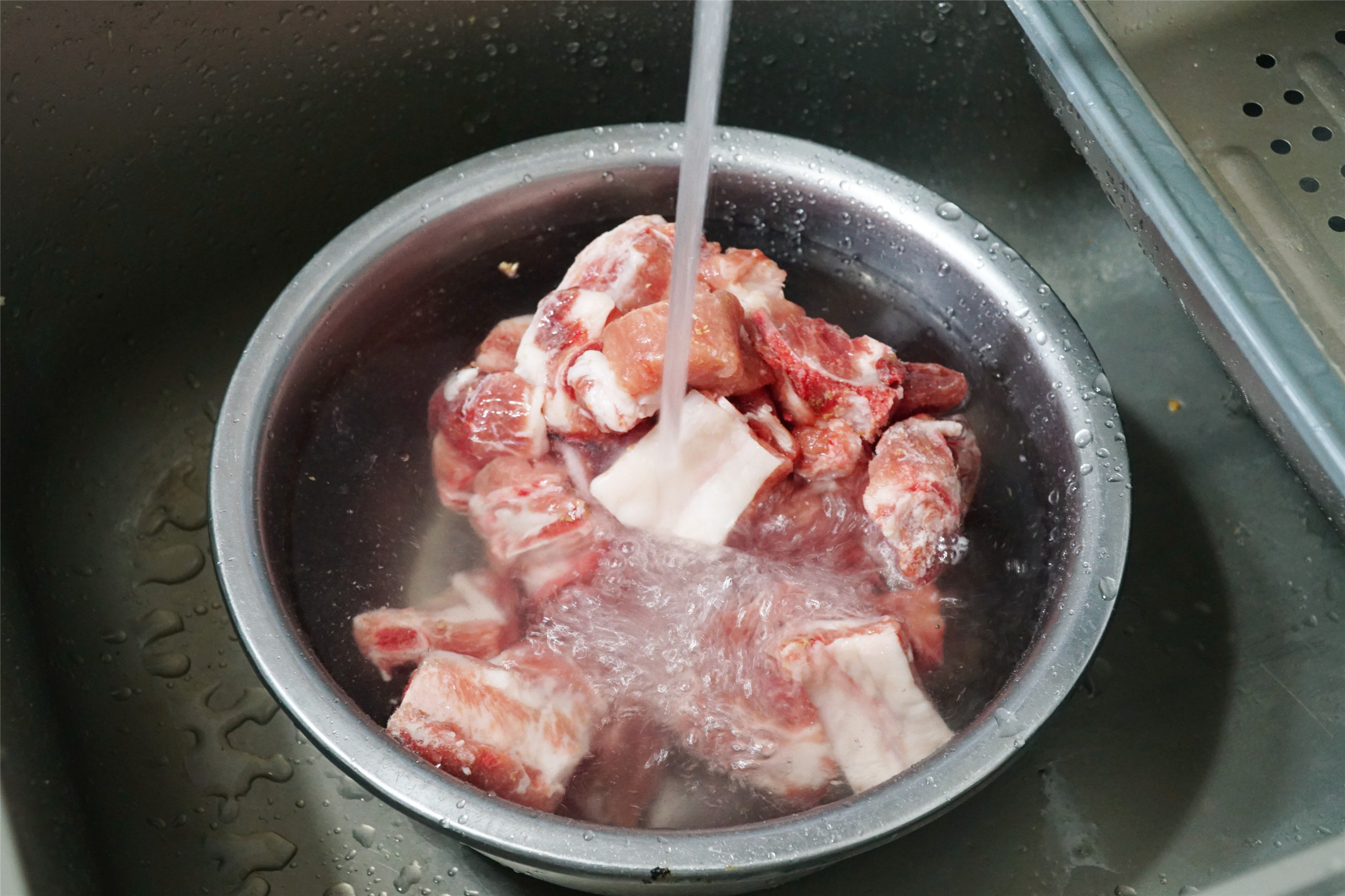 如何快速解冻肉类快速解冻肉类的3个办法