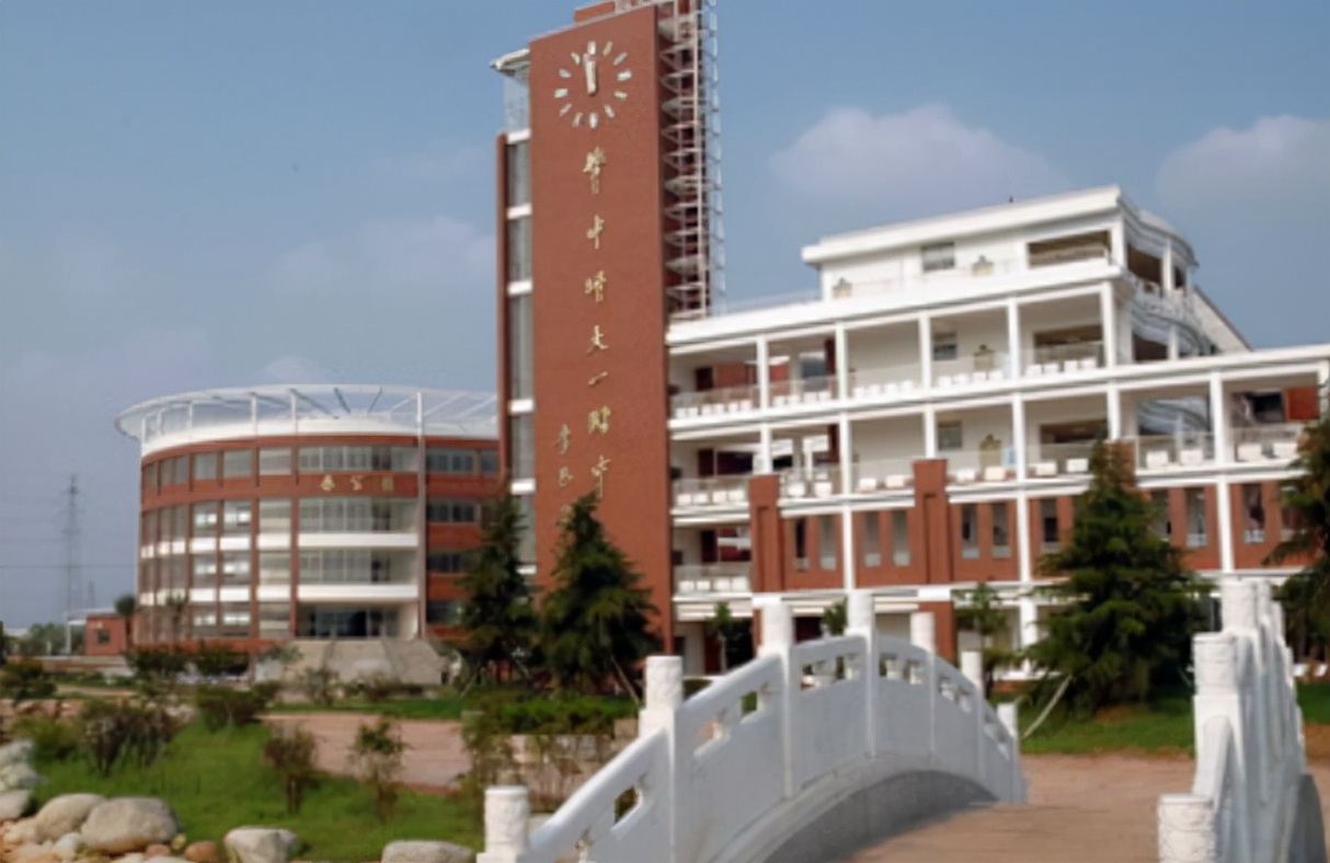 2021国内中学排行榜出炉，衡水中学无缘榜首，湖南学校表现亮眼