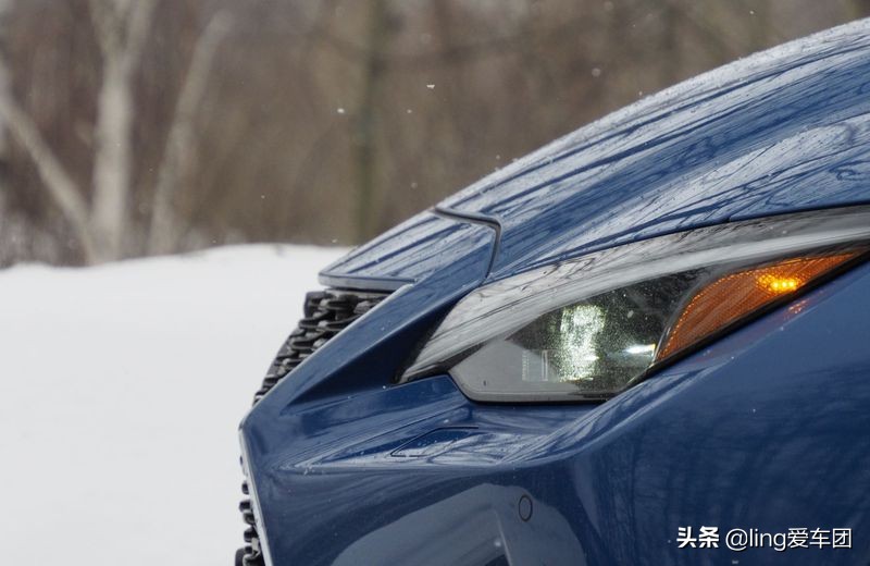2021年雷克萨斯IS 300 AWD：运动型三厢车