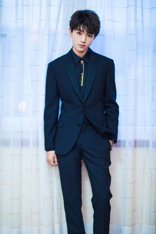 王俊凯和易烊千玺就读的大学，哪一个更厉害？