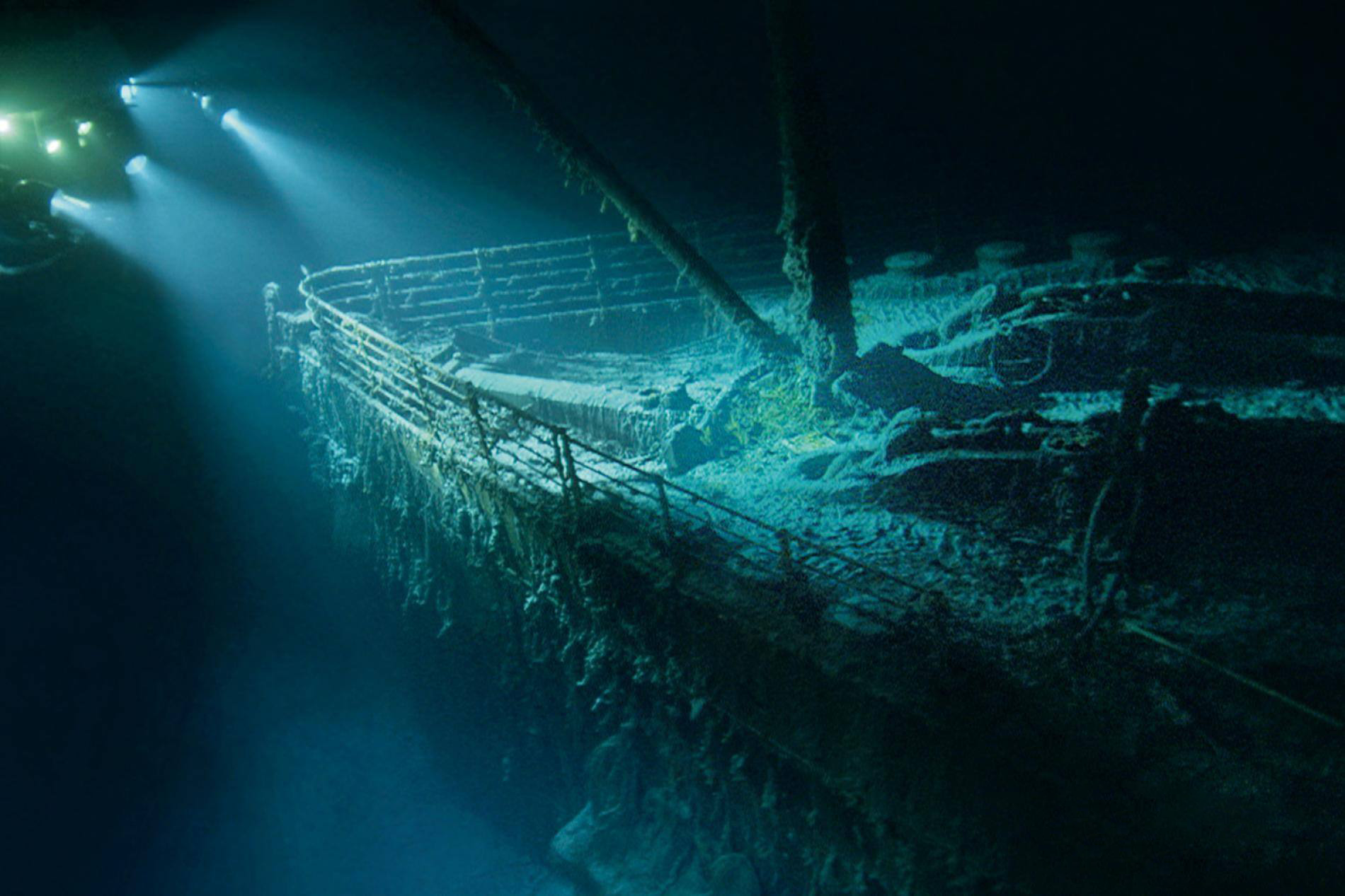 泰坦尼克号下沉画面图片